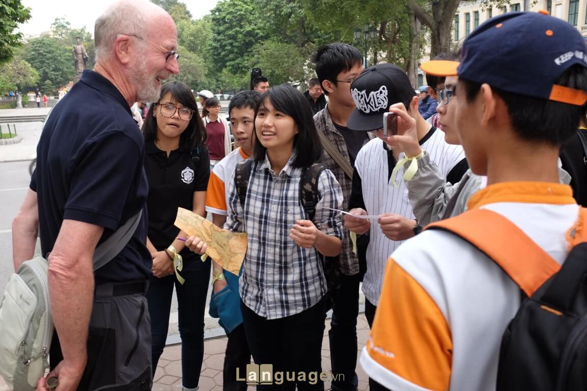 Luyện tập giao tiếp bằng tiếng Anh với người bản ngữ Luyện tập giao tiếp bằng tiếng Anh với người bản ngữ