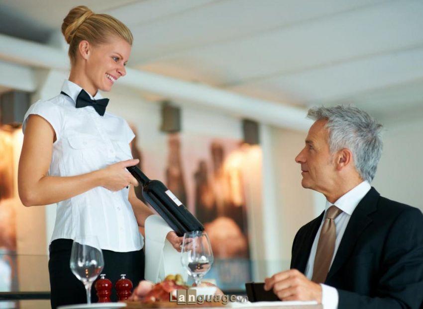 những đoạn hội thoại tiếng anh trong nhà hàng