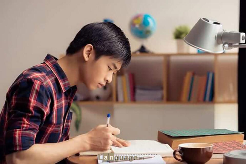 Sử dụng thì hiện tại đơn cho những hành động quen thuộc, thường lệ Sử dụng thì hiện tại đơn cho những hành động quen thuộc, thường lệ